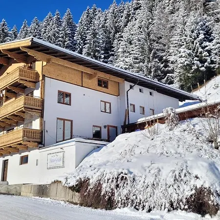 Haus Gruebl والد ام بينزاغو