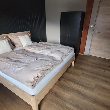 Ξενοδοχείο με διαμερίσματα Haus Gruebl